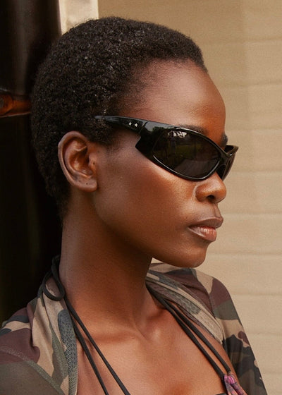 WRAP-AROUND SUNGLASSES 02